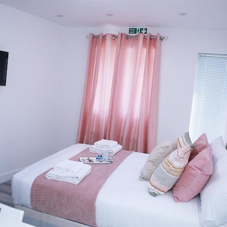 Harrow Luxury Flat With Free Parking. Lägenhet London Exteriör bild