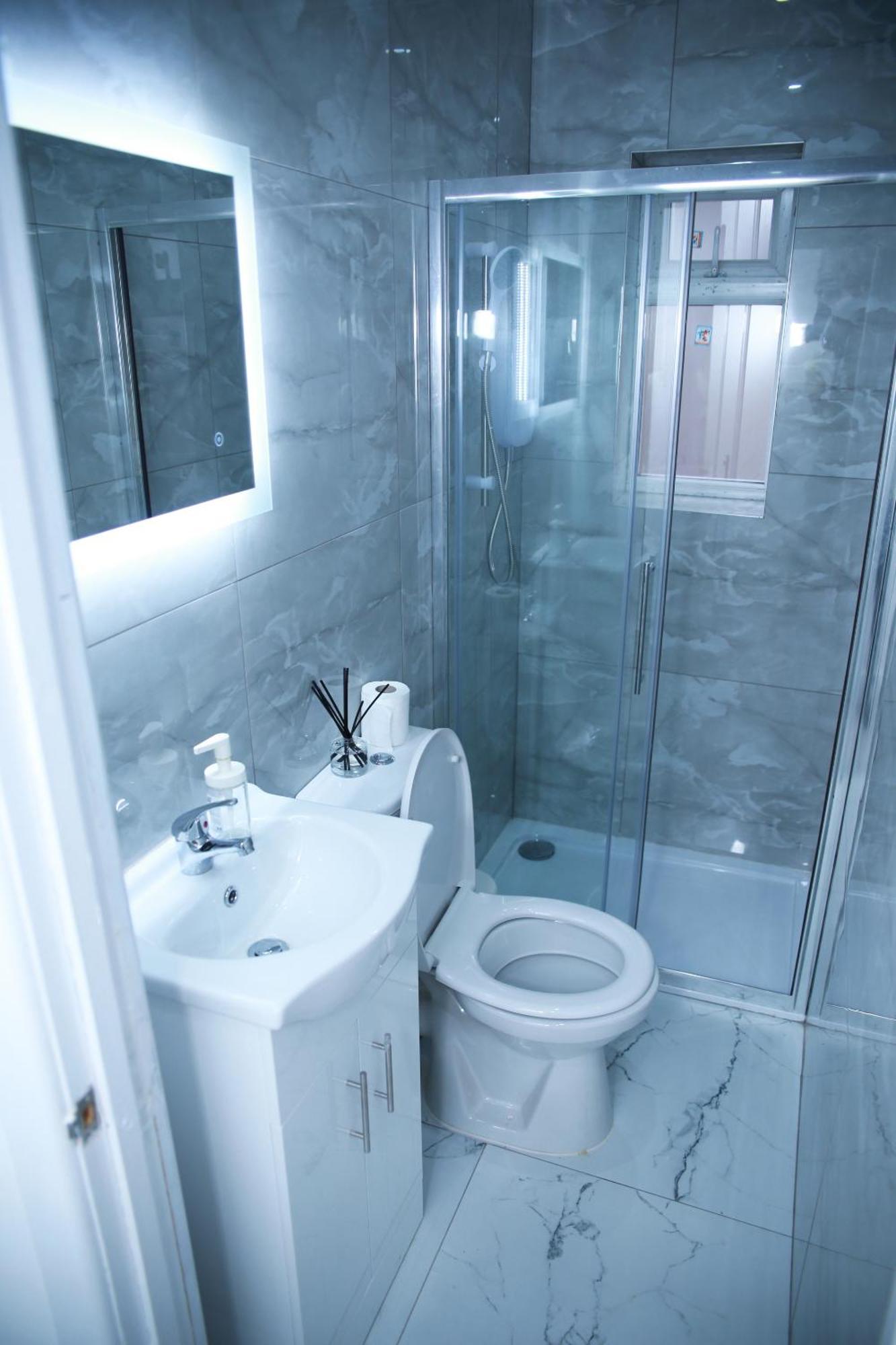 Harrow Luxury Flat With Free Parking. Lägenhet London Rum bild