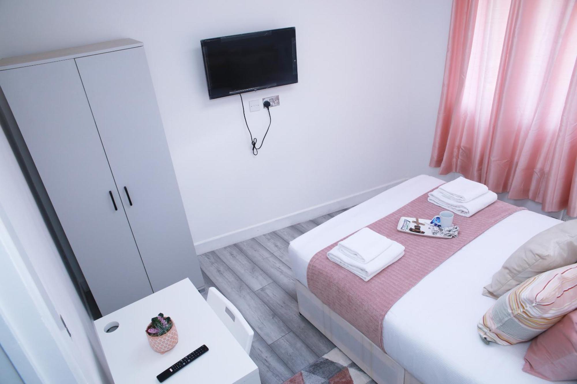 Harrow Luxury Flat With Free Parking. Lägenhet London Exteriör bild