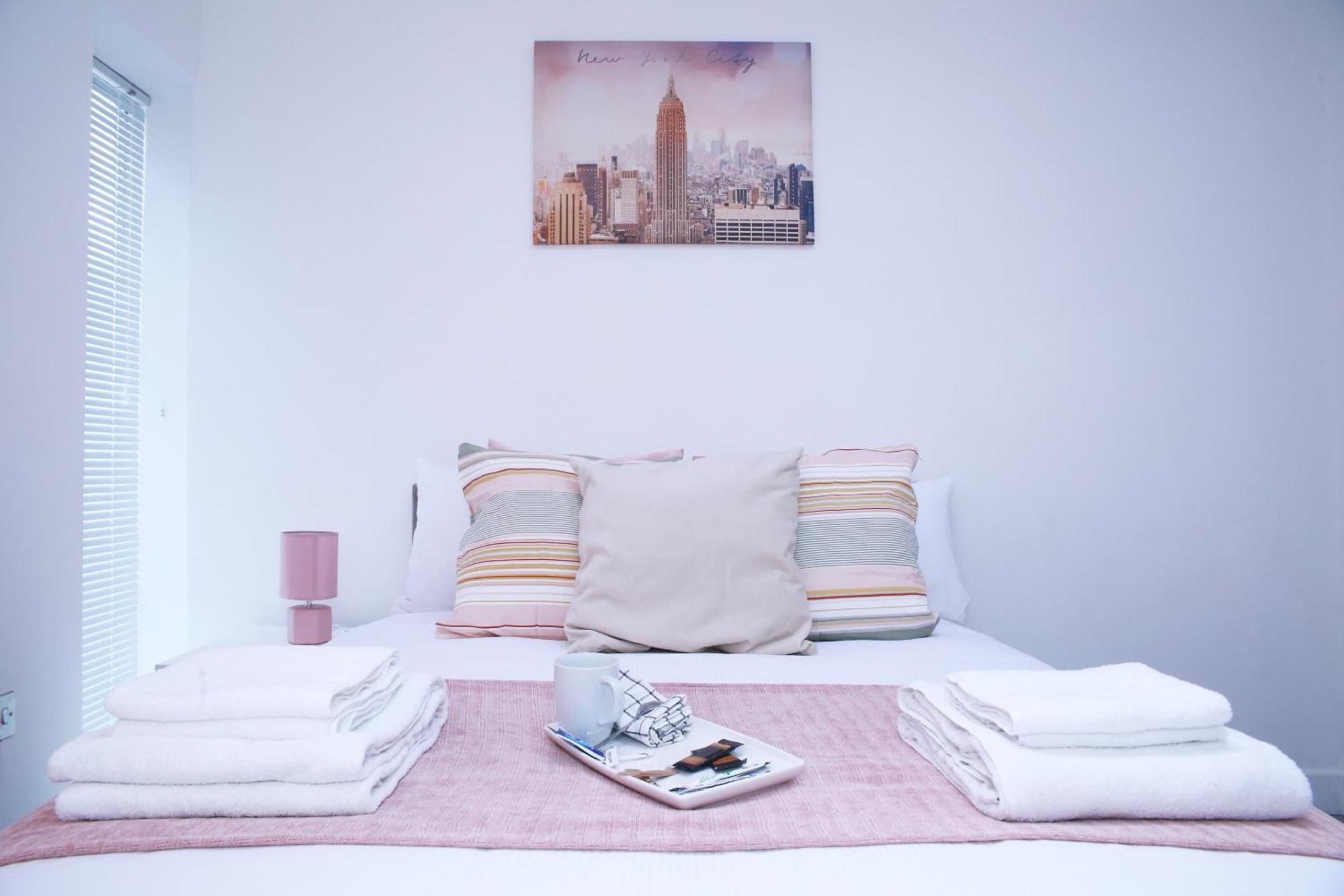 Harrow Luxury Flat With Free Parking. Lägenhet London Exteriör bild