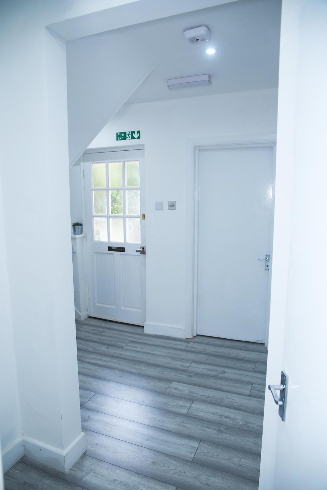 Harrow Luxury Flat With Free Parking. Lägenhet London Exteriör bild
