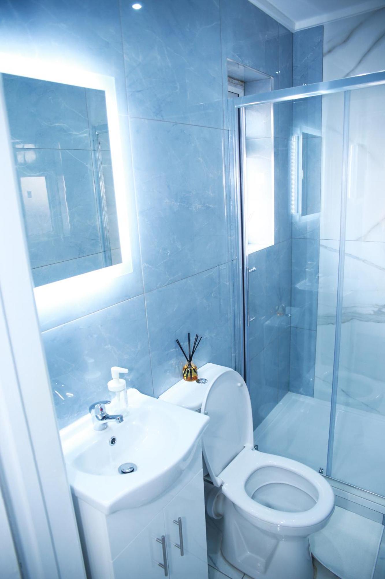 Harrow Luxury Flat With Free Parking. Lägenhet London Exteriör bild